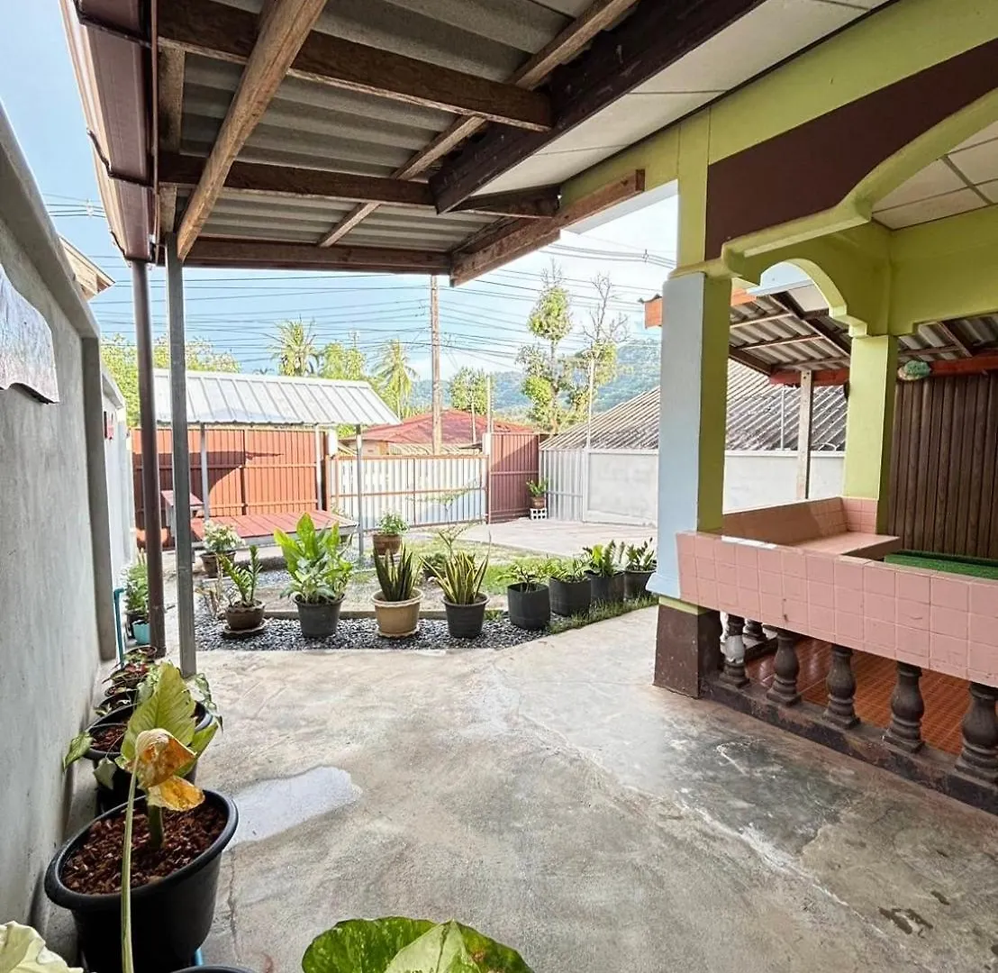 Baan Klong Nin Guesthouse Ko Lanta Szálloda